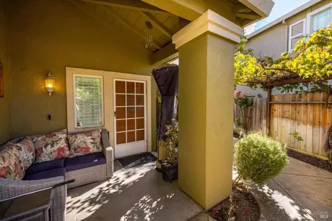 593 Blarney Cir, Vacaville, CA 95688 photo 11