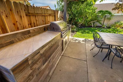 593 Blarney Cir, Vacaville, CA 95688 photo 24
