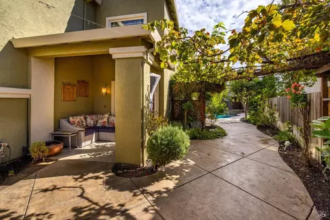 593 Blarney Cir, Vacaville, CA 95688 photo 8