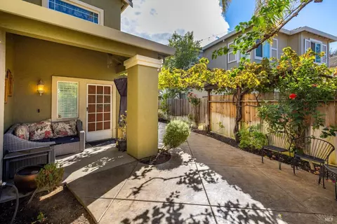 593 Blarney Cir, Vacaville, CA 95688 photo 12