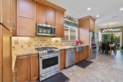 593 Blarney Cir, Vacaville, CA 95688 photo 38