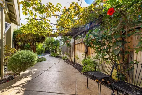 593 Blarney Cir, Vacaville, CA 95688 photo 13