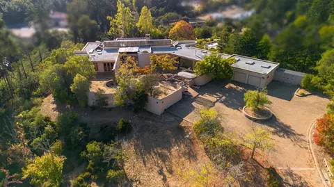 5425 Bacon Rd, Oakland, CA 94619