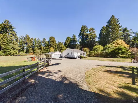 280 Fernwood Dr, Fortuna, CA 95540