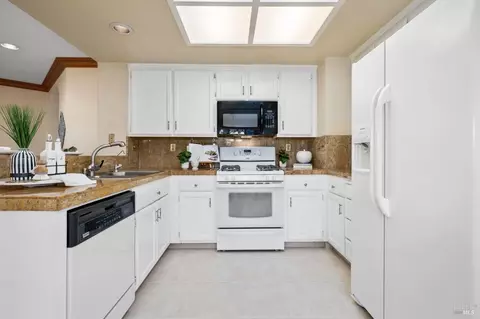 7111 Eton Ct, Windsor, CA 95492 photo 14