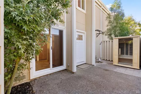 17 Byron Cir, Mill Valley, CA 94941 photo 2