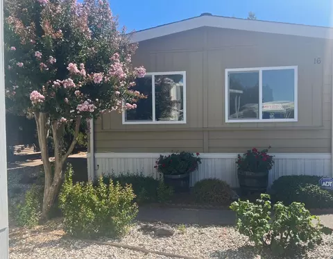 16 Plymouth Way, Santa Rosa, CA 95403