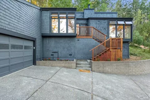 960 Wild Oak Dr, Santa Rosa, CA 95409