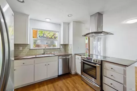 461 Bettencourt St, Sonoma, CA 95476