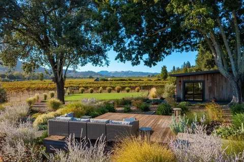 5470 Dry Creek Rd, Healdsburg, CA 95448