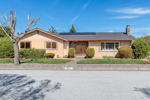 2905 Jason Dr, Santa Rosa, CA 95405