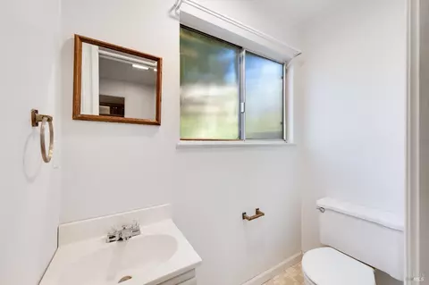 345 E O St, Benicia, CA 94510 photo 8