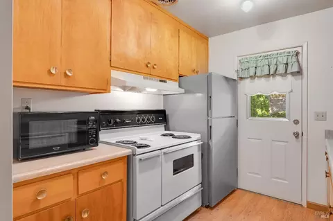 345 E O St, Benicia, CA 94510 photo 23