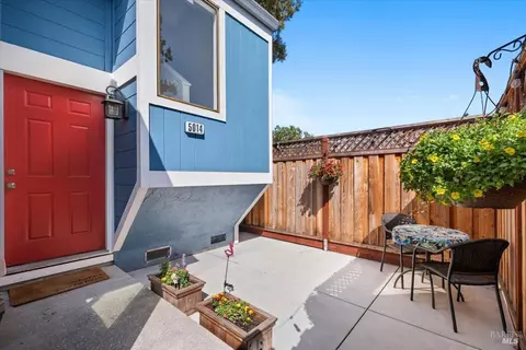 5014 Country Club Dr, Rohnert Park, CA 94928