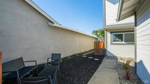 1724 Daniel Ct, Fairfield, CA 94533 photo 4