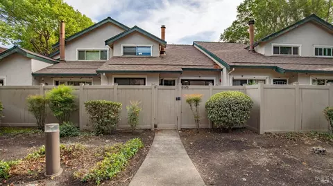 6476 Meadow Pines Ave, Rohnert Park, CA 94928