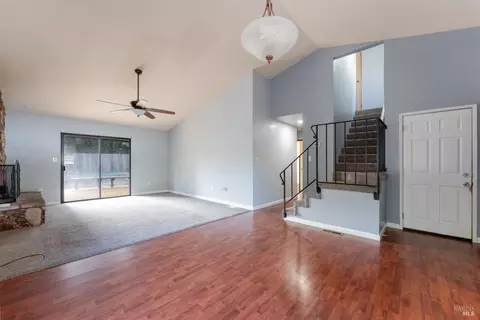 605 Empire Dr, Ukiah, CA 95482 photo 2