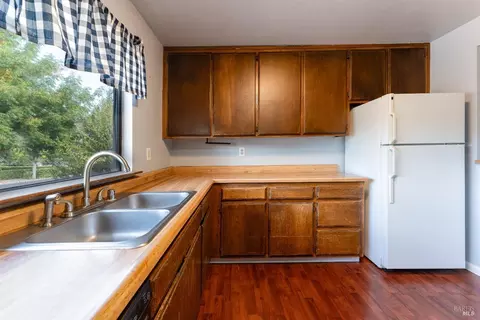 605 Empire Dr, Ukiah, CA 95482 photo 7