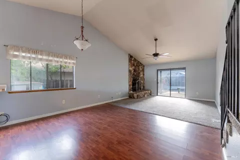 605 Empire Dr, Ukiah, CA 95482 photo 3