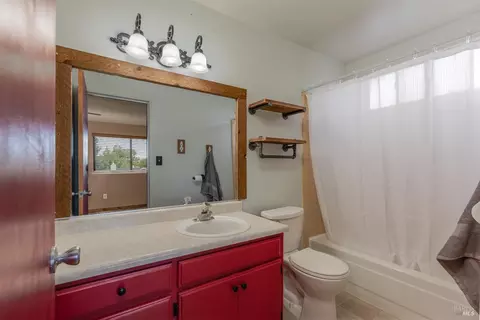605 Empire Dr, Ukiah, CA 95482 photo 13