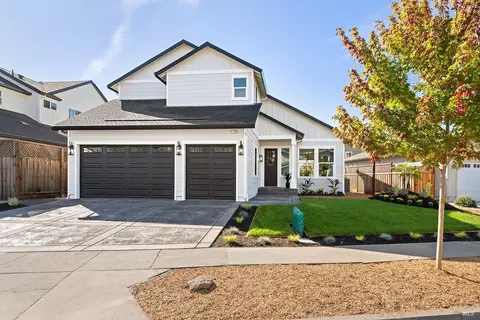 170 Pacific Heights Dr, Santa Rosa, CA 95403