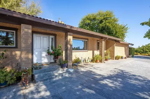 7691 Glow Ln, Vacaville, CA 95688