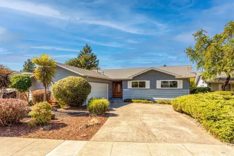 3337 Bonita Vista Ln, Santa Rosa, CA 95404