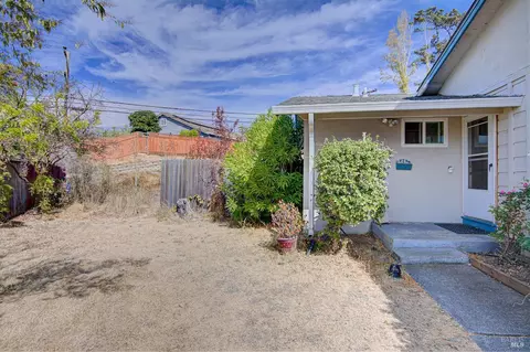 200 Cardinal Ln, Vallejo, CA 94589 photo 2