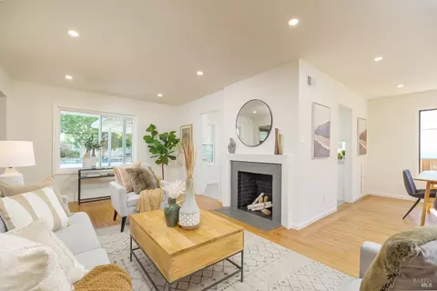 26 Echo Ave, Corte Madera, CA 94925 photo 2