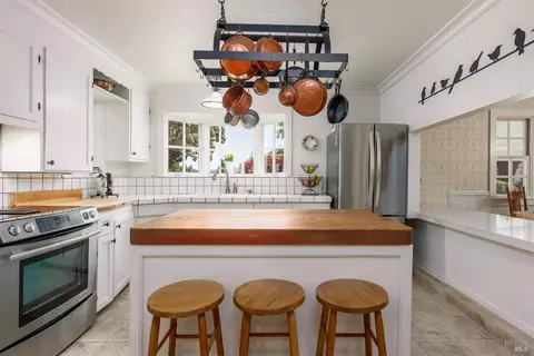 Kitchen - 5700 Old River Rd, Ukiah, CA 95482 photo 2 of 3