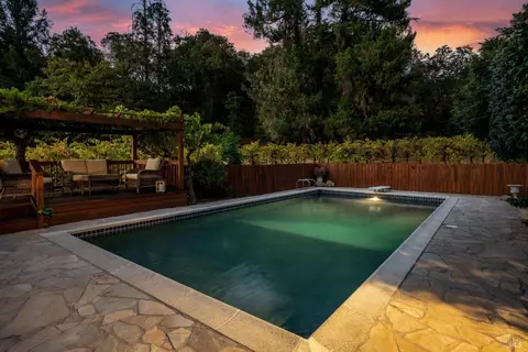 Exterior - 5700 Old River Rd, Ukiah, CA 95482 photo 5 of 14