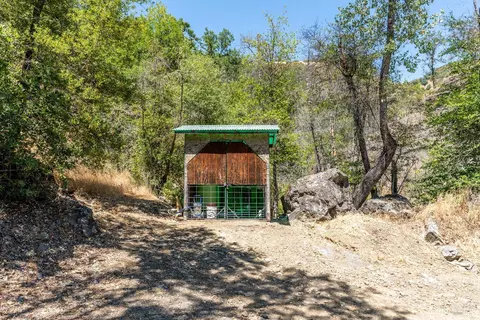 Exterior - 5700 Old River Rd, Ukiah, CA 95482 photo 13 of 14