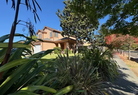 4000 Match Point Ave, Santa Rosa, CA 95407