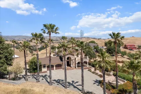 4040 Pamela Ln, Vacaville, CA 95688