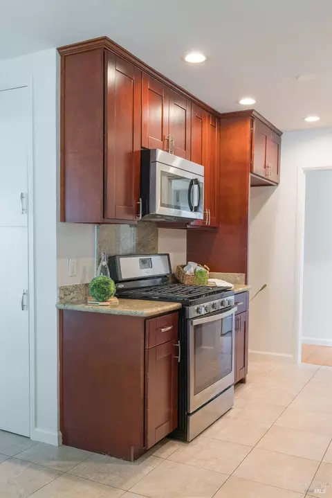 768 Beechwood Ave, Vallejo, CA 94591 photo 8