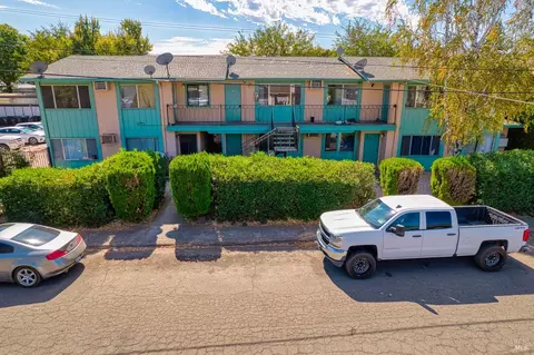15 Royale Ave, Lakeport, CA 95453