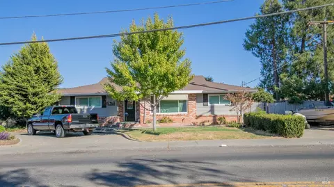 170 N Lincoln St, Dixon, CA 95620