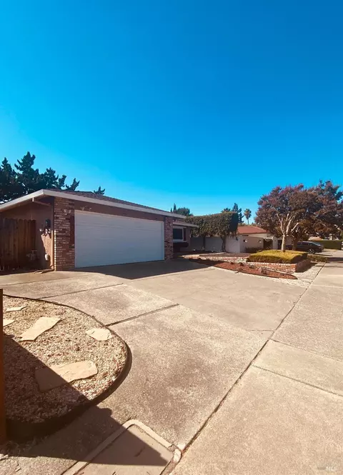 289 Daphne Dr, Fairfield, CA 94533 photo 2