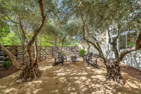 1180 Starr Ave, Saint Helena, CA 94574