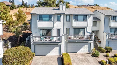 128 Nashville Ln, Vallejo, CA 94591 photo 2