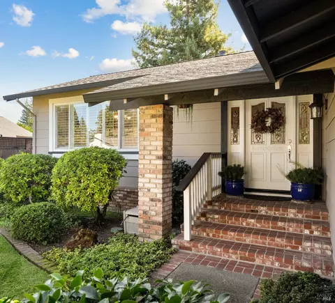 2481 Lennox St, Napa, CA 94558