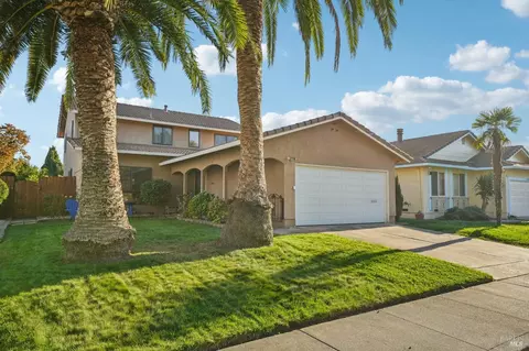 216 Banff Way, Petaluma, CA 94954