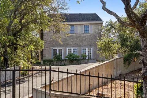 22 Hampton Ln, Novato, CA 94945