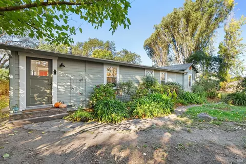 5361 Daywalt Ln, Sebastopol, CA 95472