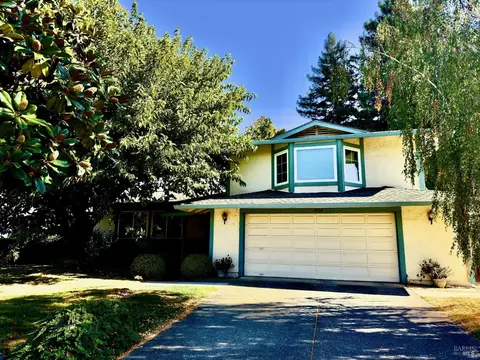 3924 Lantana Ln, Napa, CA 94558