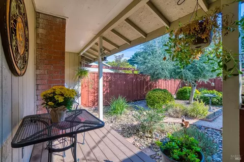 6303 Lakeside Dr, Clearlake, CA 95422 photo 5