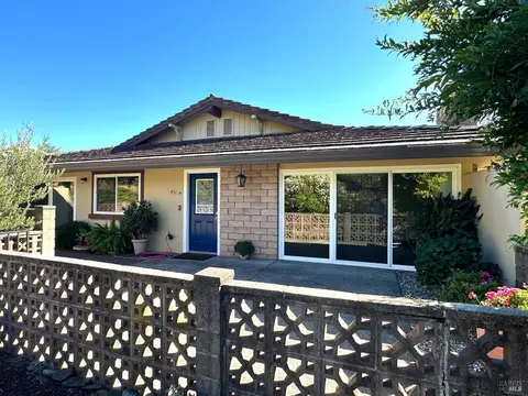 451 Las Casitas #D, Santa Rosa, CA 95403