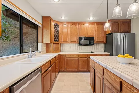 403 Crestview Dr, Ukiah, CA 95482 photo 13