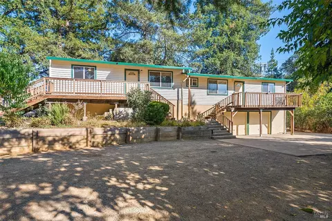5670 Maryannis Dr, Santa Rosa, CA 95401