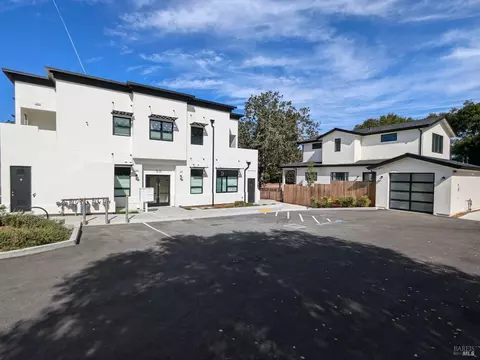 7631-7635 Healdsburg Ave, Sebastopol, CA 95472